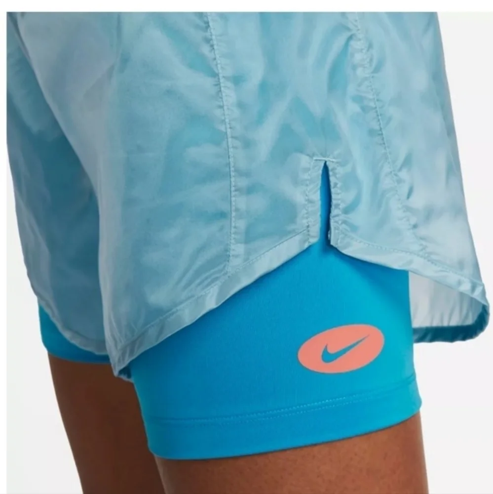 Nike Women's Icon Clash Tempo Luxe Mid-Rise Running Shorts Adjustable Drawstring